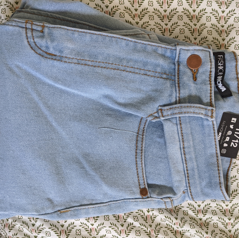FASHION NOVA Jeans